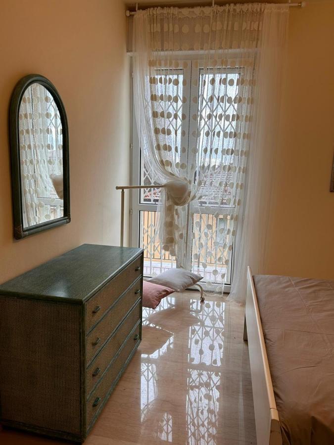 Camere In Appartamento Condiviso Vista San Luca Bologna Exterior foto