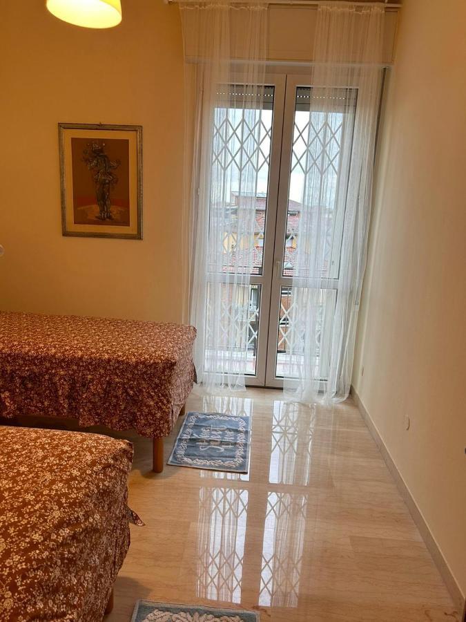 Camere In Appartamento Condiviso Vista San Luca Bologna Exterior foto