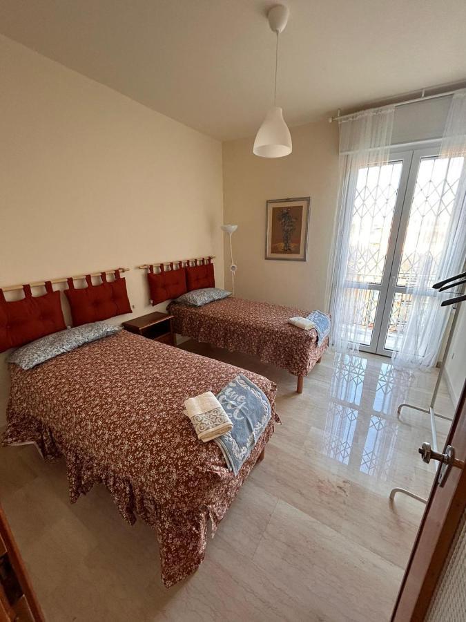 Camere In Appartamento Condiviso Vista San Luca Bologna Exterior foto